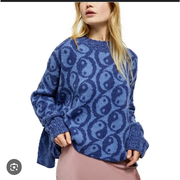 Free People OVERSIZED pullover Yin Yang sweater Large L OB1043828 - Picture 1 of 10